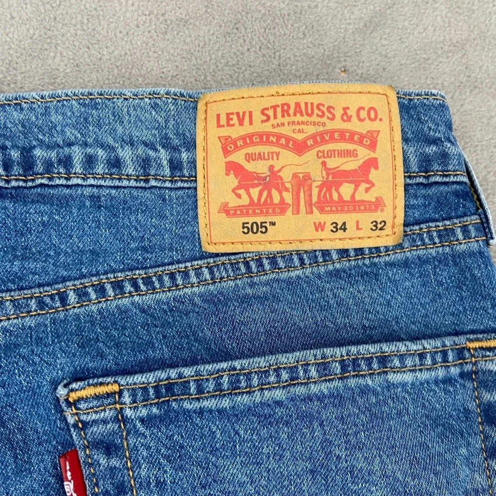 Levi's 505 Jeans Mens 34x32 Blue Denim Medium Wash Red Tab Mid Rise Straight Leg
